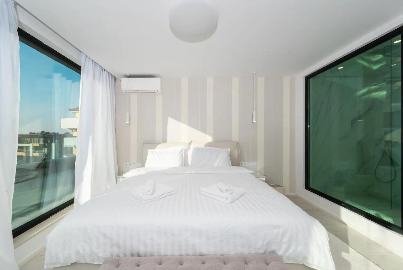 Emirates White Sensation Apartment Sofia