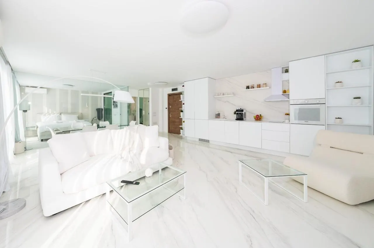 Emirates White Sensation Apartment Sofia