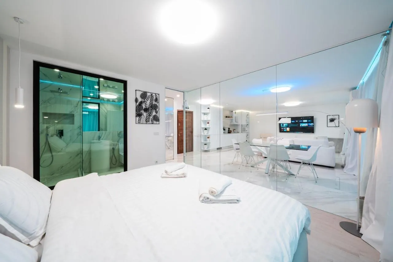 Emirates White Sensation Apartment Sofia 0*,